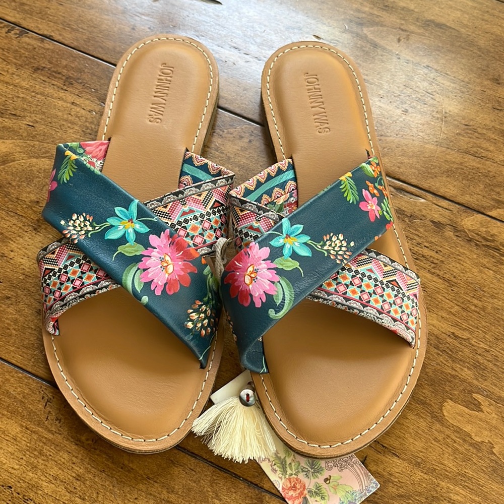 🌸HP🌼Johnny Was sandal